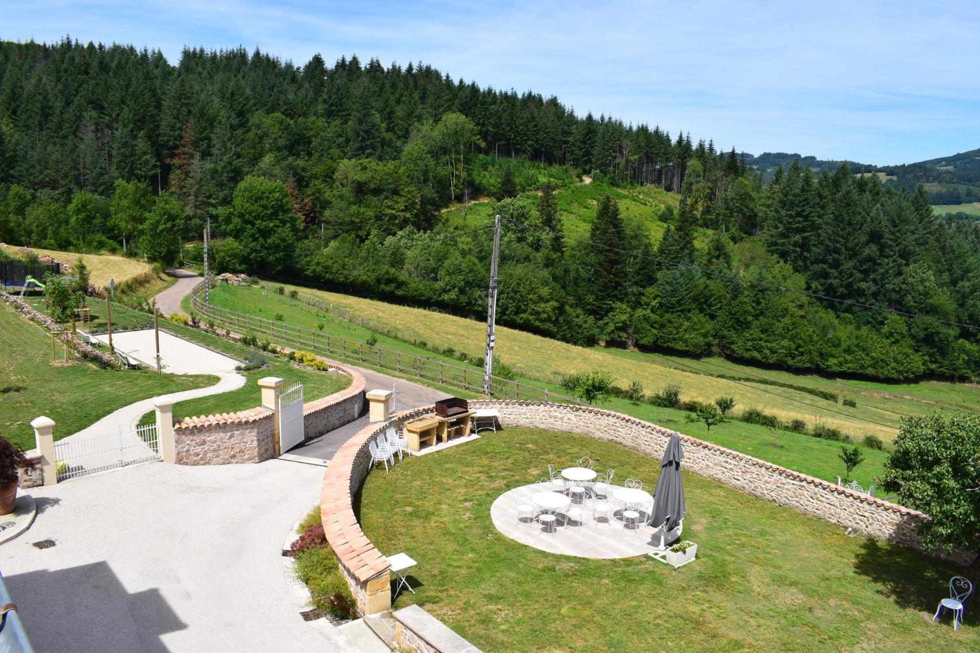 Le Domaine De La Source Hotell Chauffailles Exteriör bild