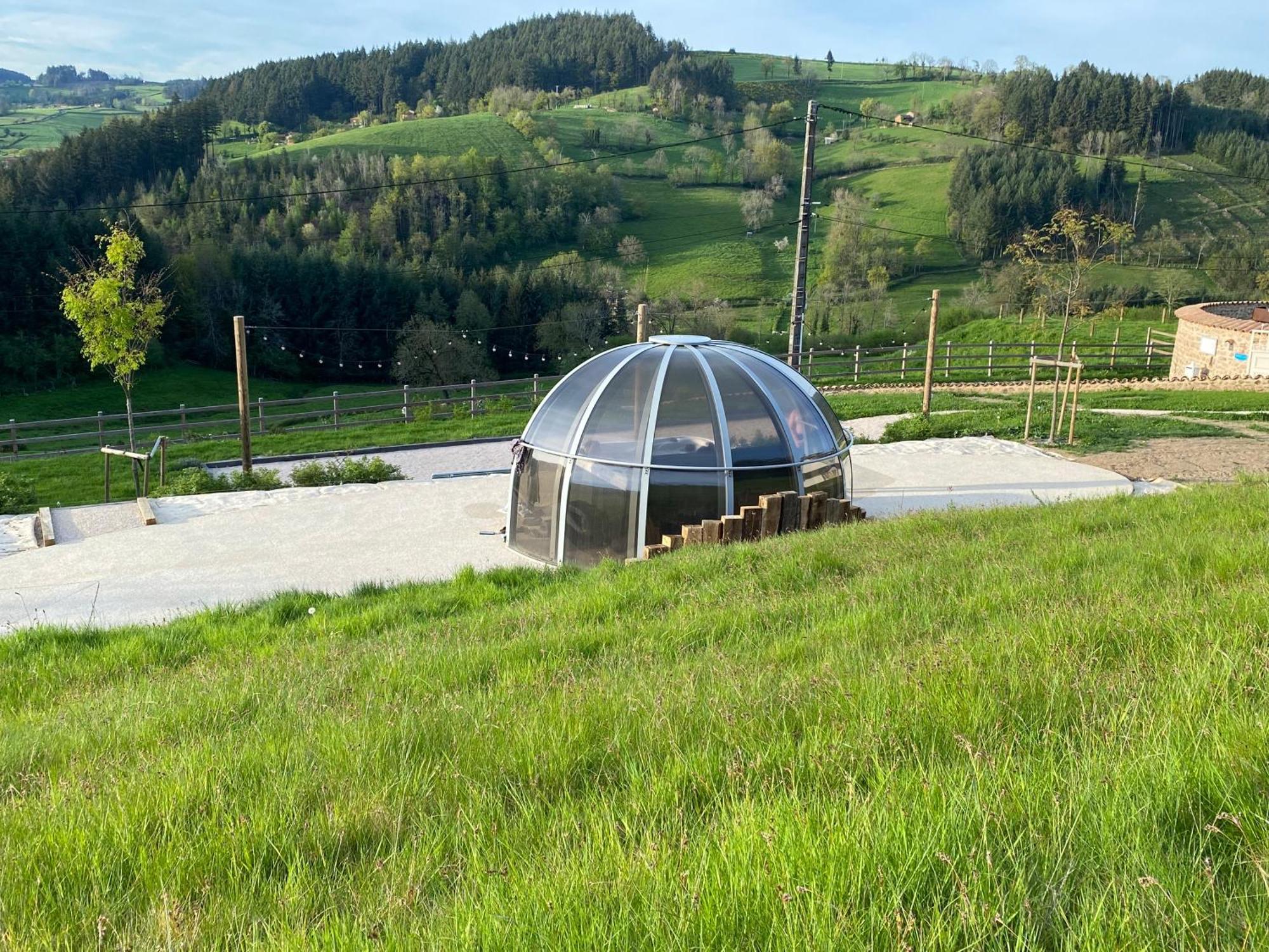 Le Domaine De La Source Hotell Chauffailles Exteriör bild