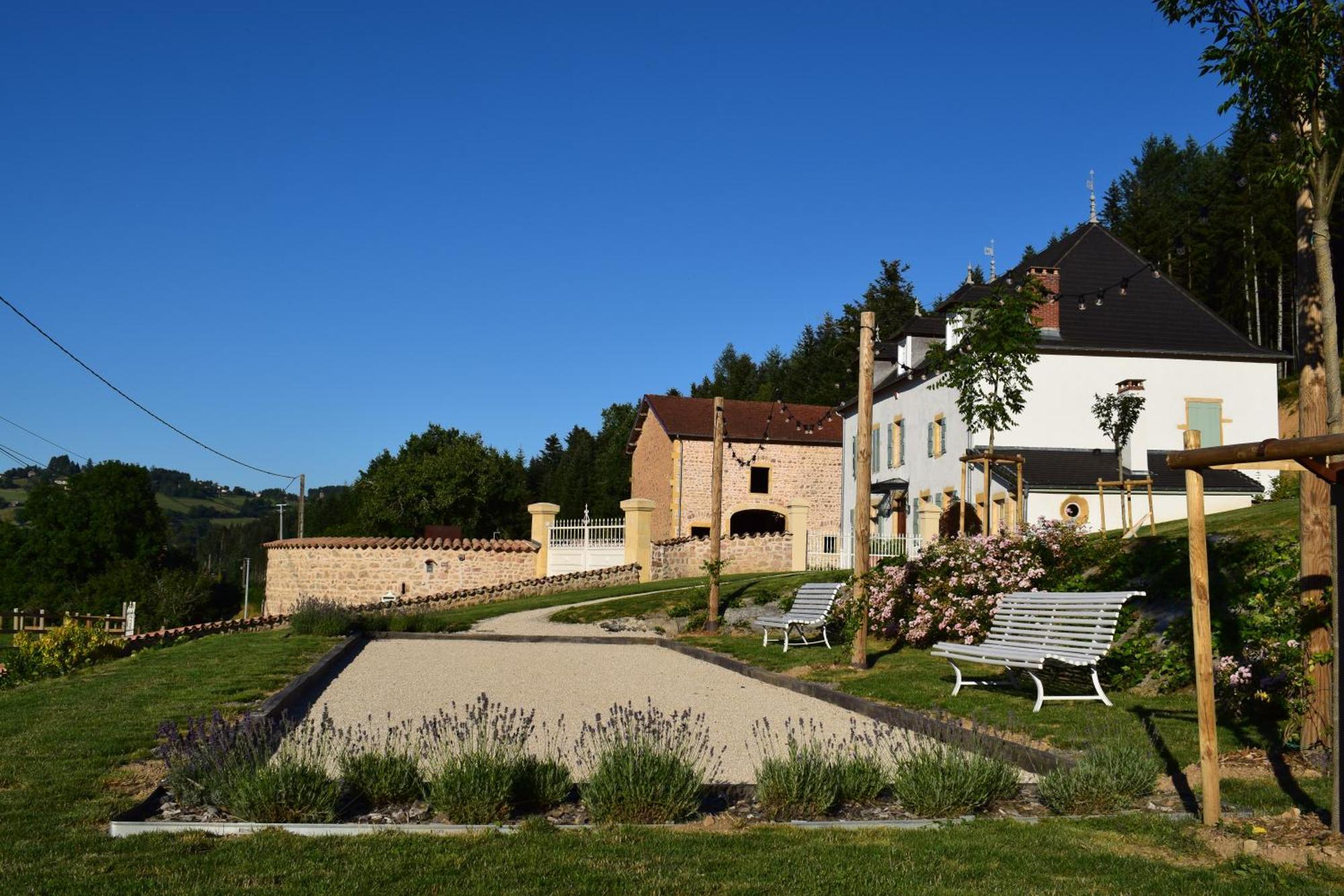 Le Domaine De La Source Hotell Chauffailles Exteriör bild