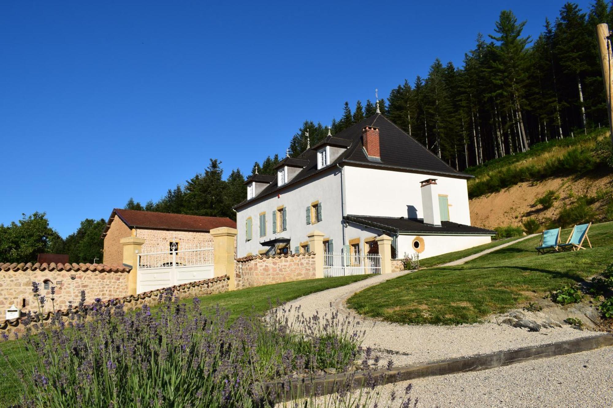 Le Domaine De La Source Hotell Chauffailles Exteriör bild